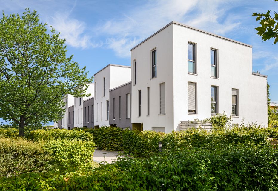 Suite de petits immeubles à Mont-de-Marsan